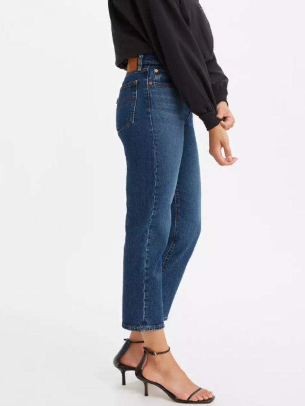 Levi's Women's Straight Leg Jeans in Medium Blue Denim